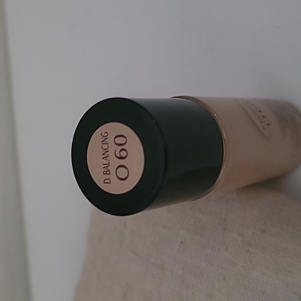 Shiseido The Makeup Dual Balancing Foundation O60 - Picture 5 of 6